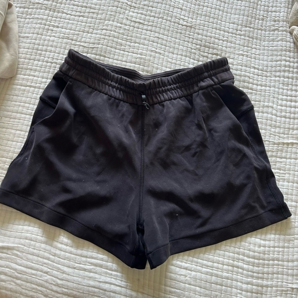Lululemon Athletica Black Sweatshirt and Shorts Set Size 8 - Picture 4 of 7